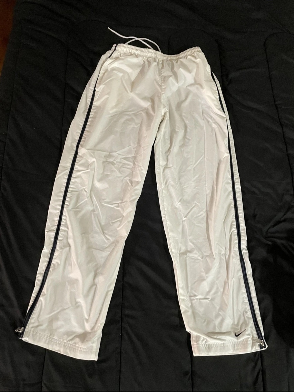 VTG Men’s Nike Nylon Track Pants White with Black Side Stripe Windbreaker Medium
